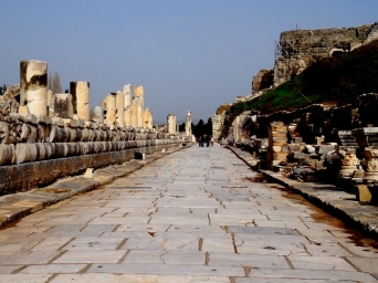 Efes, théâtre et allée de marbre blanc