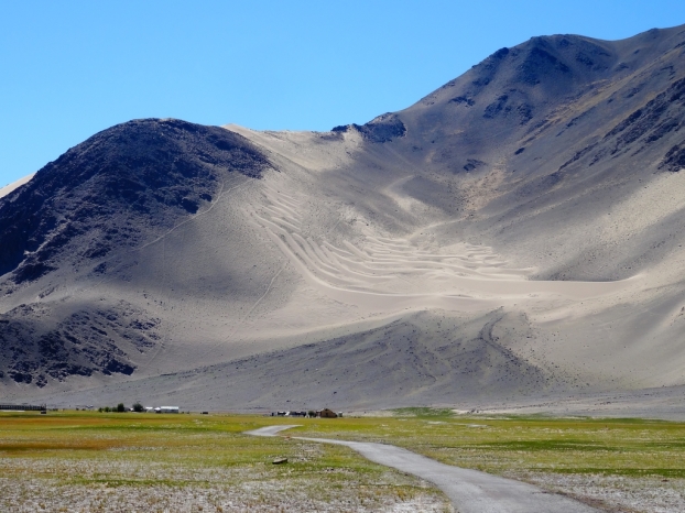 Montagne et banc de sable