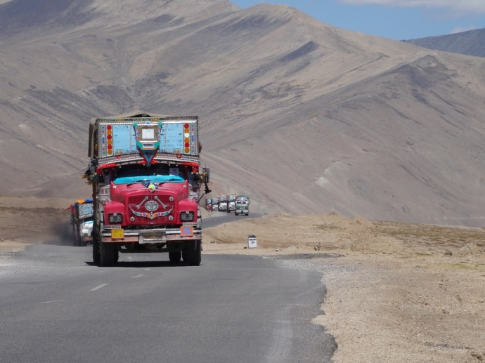 Les camions de la Manali-Leh