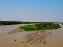 Myanmar - Traversée de fleuve.